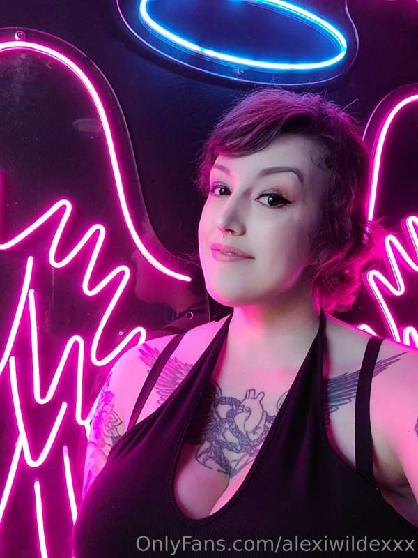 Alexiwildexxx - Onlyfans - 27 Feb, 2023