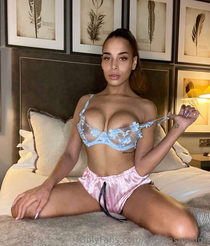 Think you could help me slip this off? 🤭