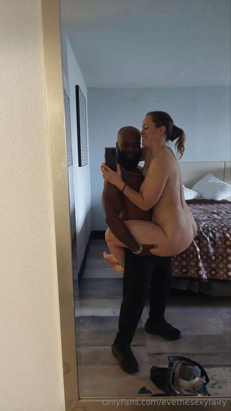 Here's the pics we took in our hotel room Saturday before we..
