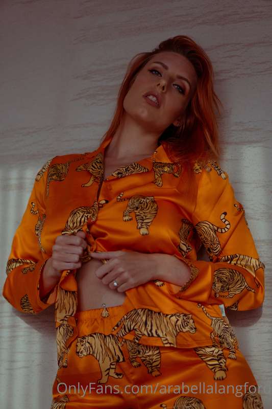 I loved these opulent silky pyjamas, especially the colour.... 5