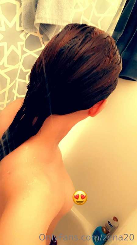 Shower photos also including a dry off video 😘😘