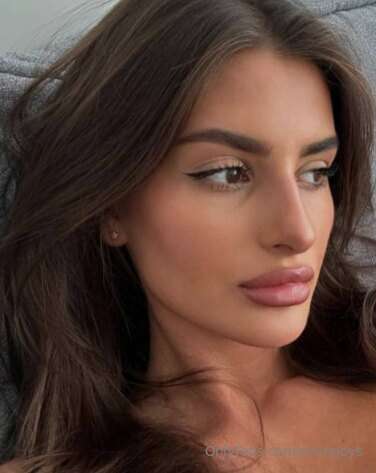 My girlfriend @wowtishais a real nymphomaniac who enjoys bei..