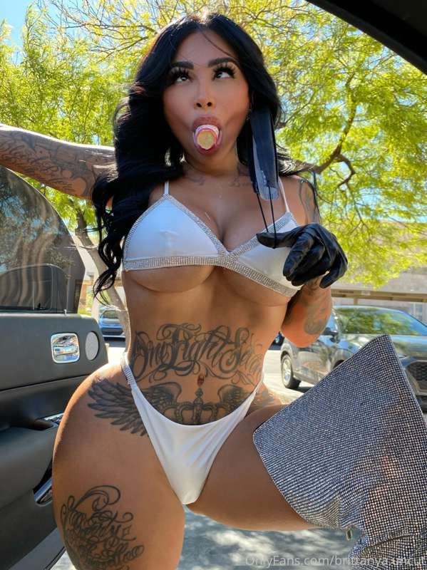 Gonna go LIVE tonight🤪 So get your BIG JUICY COCKS ready for..