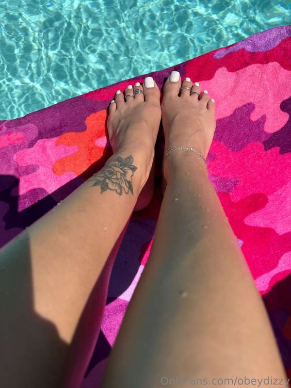 And so it begins 🌞🦶🏼(White pedi/ 8 pics)  8