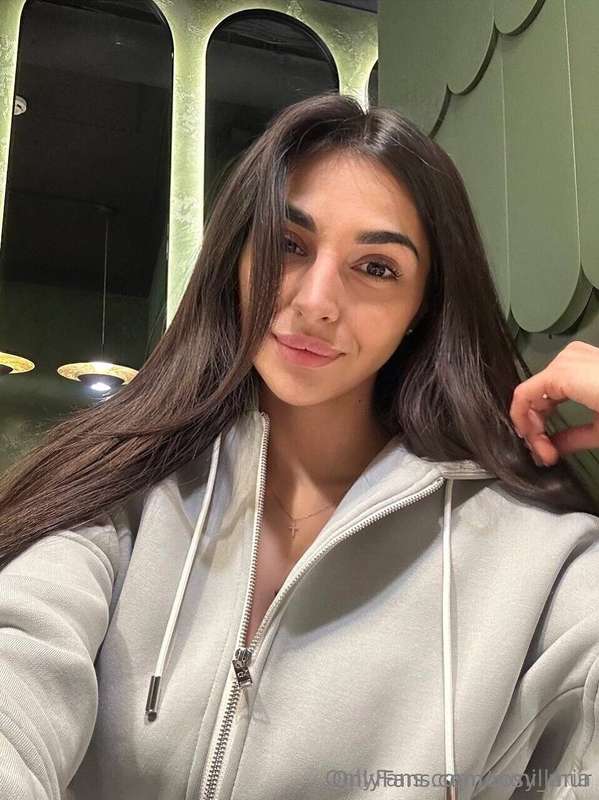 𝐅𝐑𝐄𝐄𝐄 𝐒𝐔𝐁𝐒𝐂𝐑𝐈𝐏𝐓𝐈𝐎𝐍🟢CLICK HERE - @rosy_mur🟢This cutie is onli..