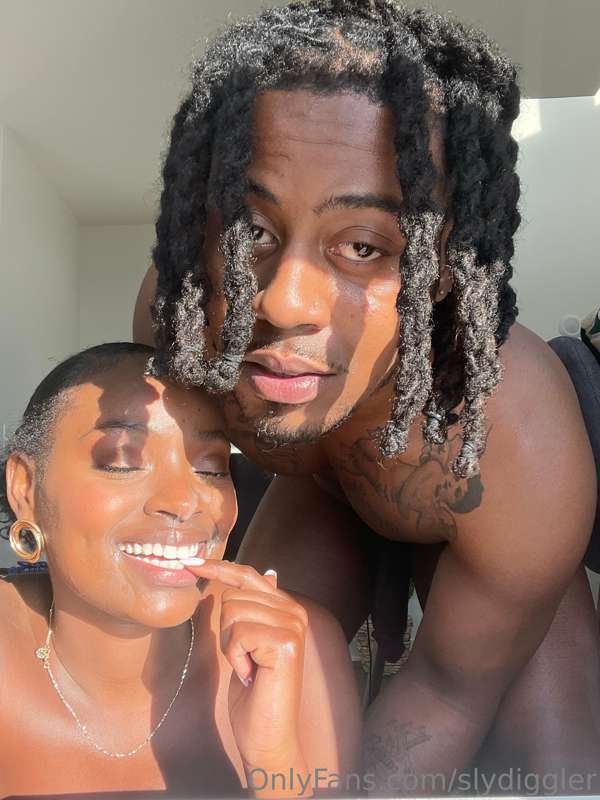 Painted her face like Picssso 🖼️ @elsieyalater 2