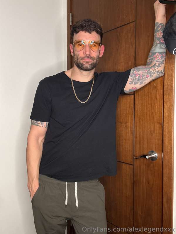 Am I handsome here, baby?