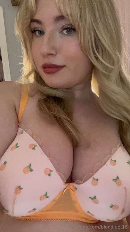 Blondiee.18 - Onlyfans - 07 Jun, 2025 4