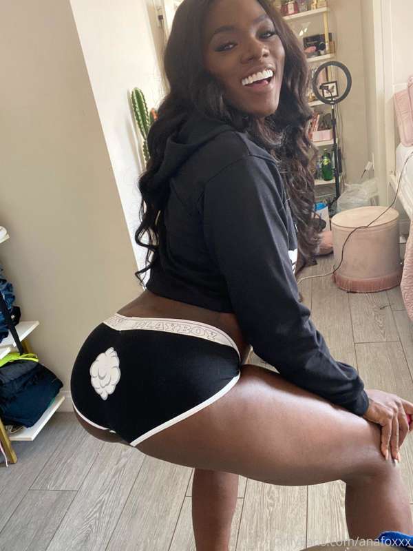 Get silly 🖤 
