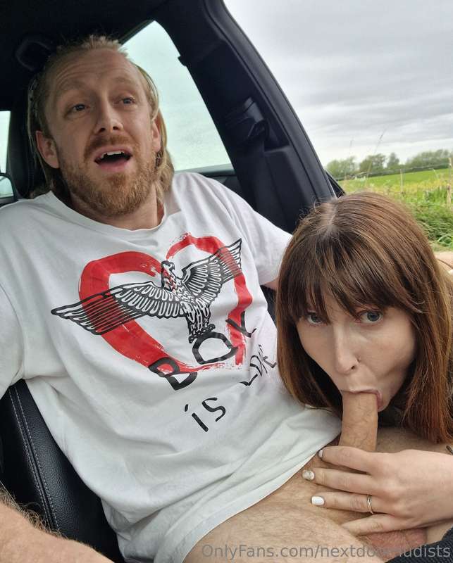 Pulled over for abit of lunch 😋💦 A great source of calcium a.. 10