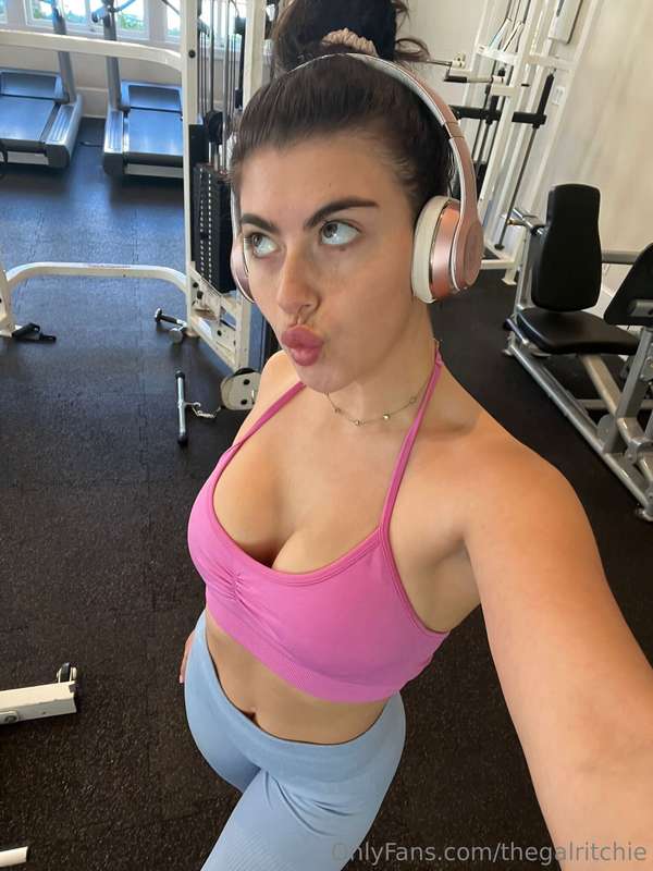 Need Monday Motivation?dm me #gymslut for a naughty bundle o..