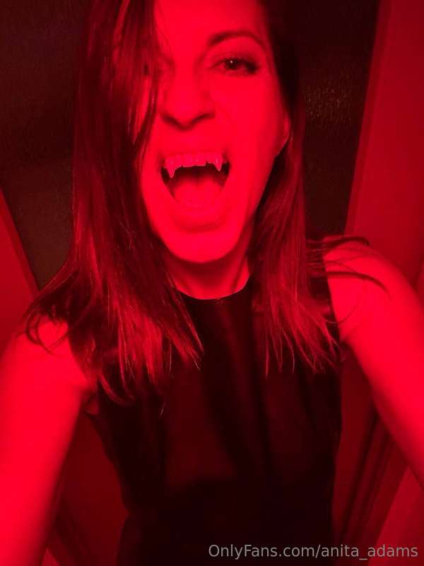 trying out my vampire side before halloween 🩸 who’s brave en.. 1