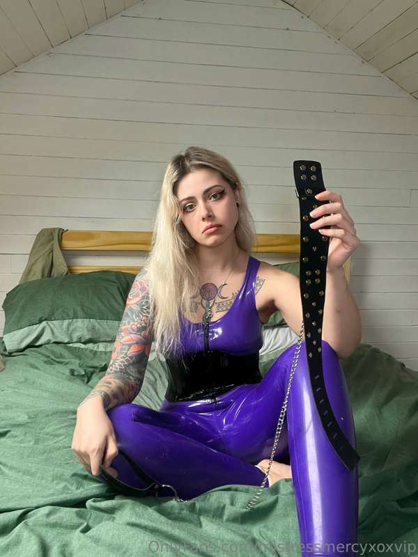 Jealous Pet Play POV: I am a very possessive owner. Would yo.. 2
