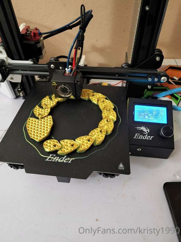 Hey everybody this is the large Onix I'm working on 3D print..