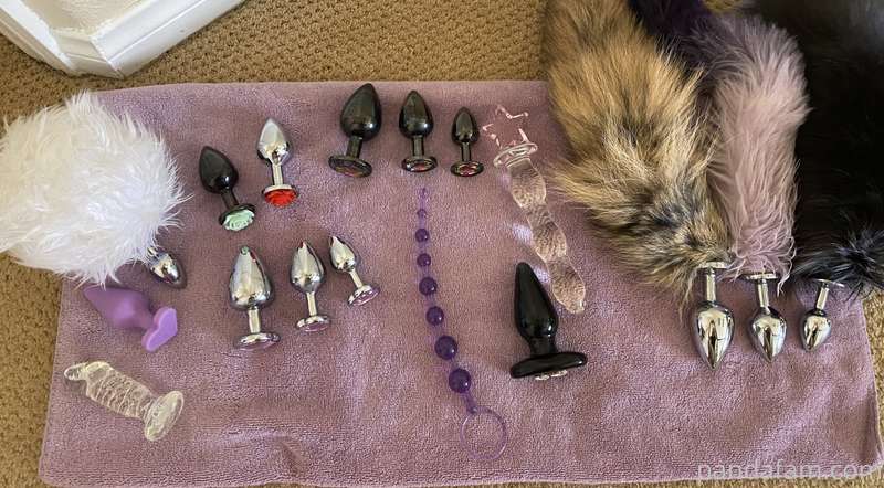 My current assortment of buttplugs 💝 I want as many as possi..
