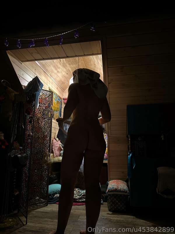 You can check out my butt in the half-light because I don’t .. 2