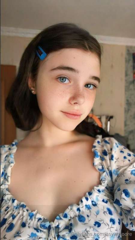 ## ❤️‍🔥She is waiting for you👉😍@valerriana😍 Cute girl @valer..