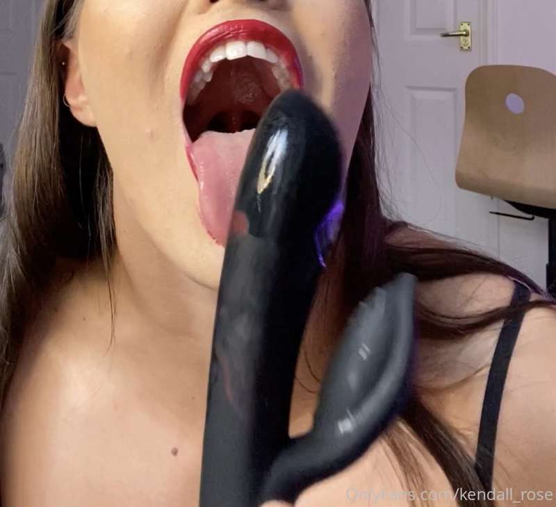 a quick vid in your dms...what are your plans for this weeke..