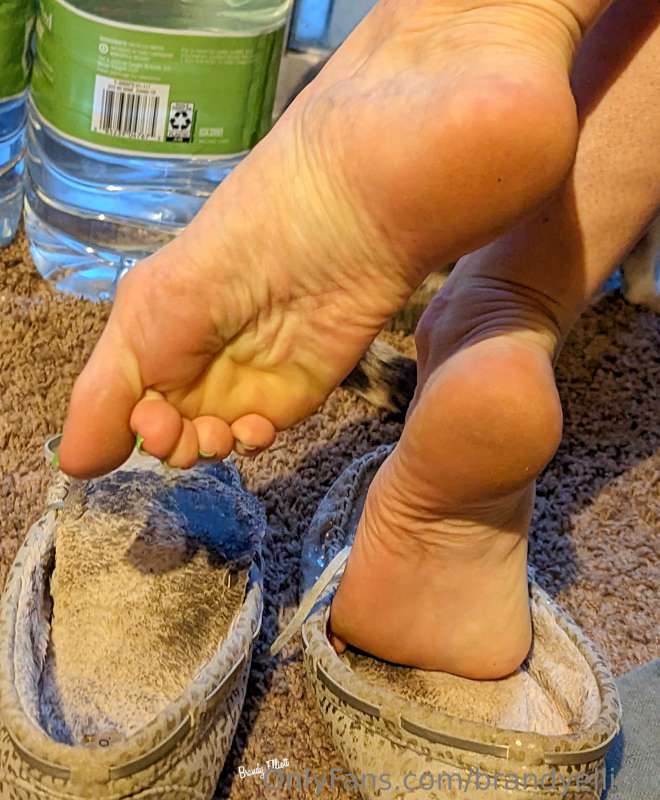 🤤 love my soft wrinkles fresh out of these filthy moccasins