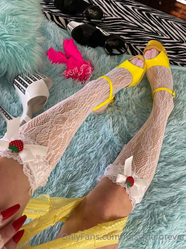Fancy Feet 💛 2
