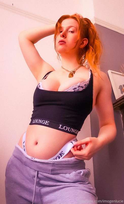 Who wants to make me their slut?😈💦
