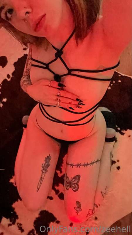 a little birdy told me you like your girls tied up? 🧶

if yo.. 6