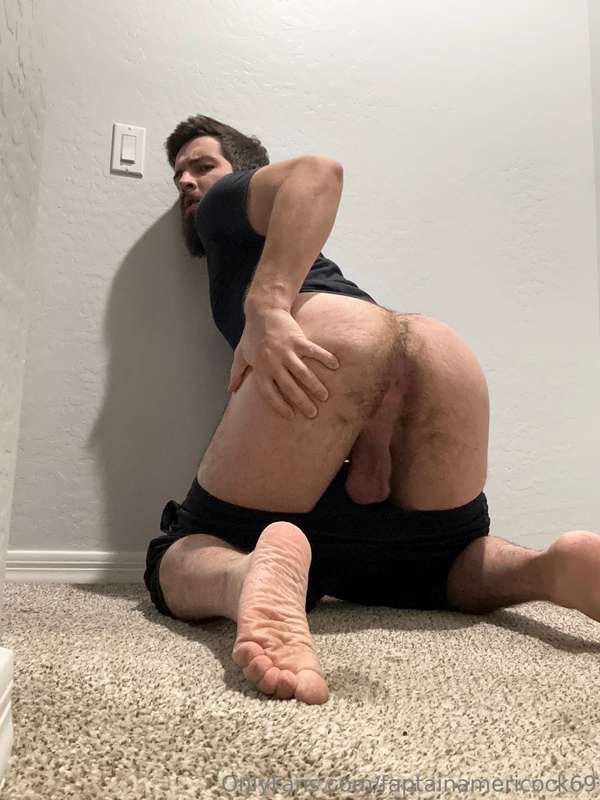 🦶 and 🍑 😘