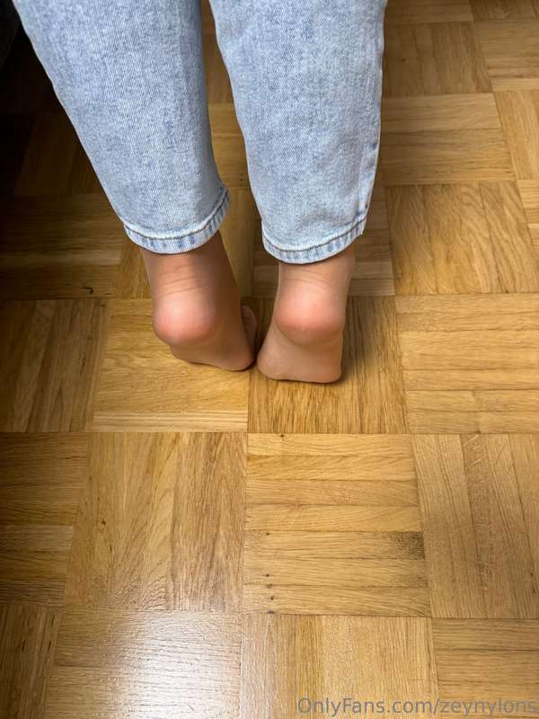Standing in front of you like this. Begging you to give you .. 1