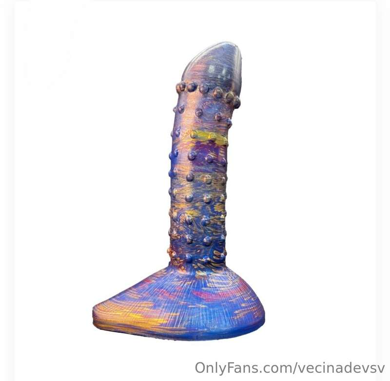 Ce zici de aceste dildouri? 🤭🖤🌈 Mi se par super interesante .. 3