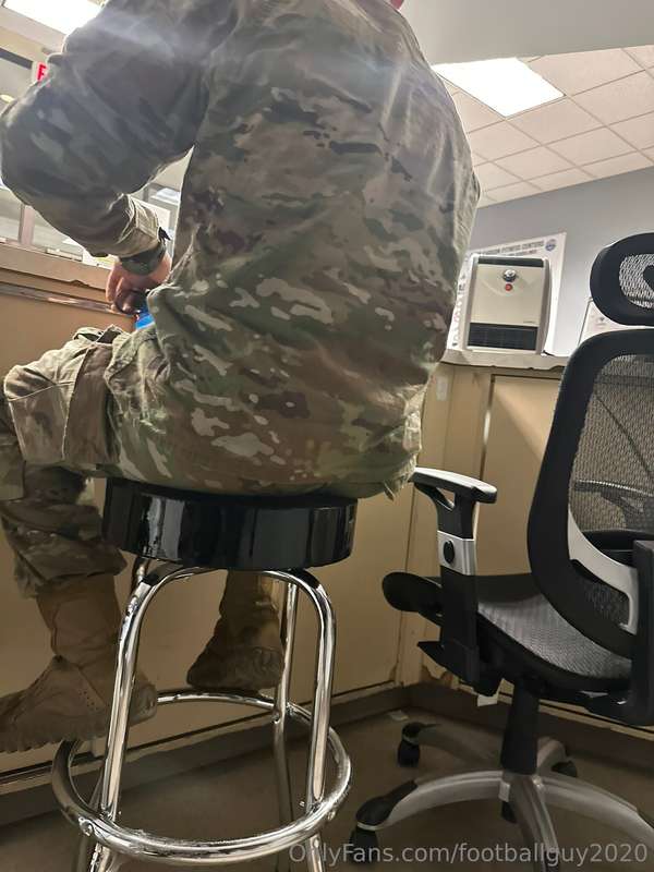 Me jerking and soldiers being soldiers! 4