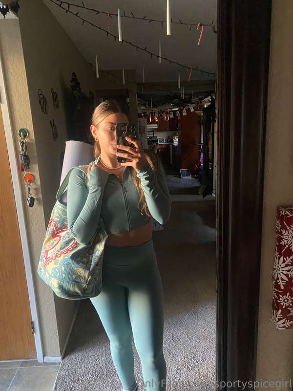 Yogi Girl 🧘🏽‍♀️✨ 2