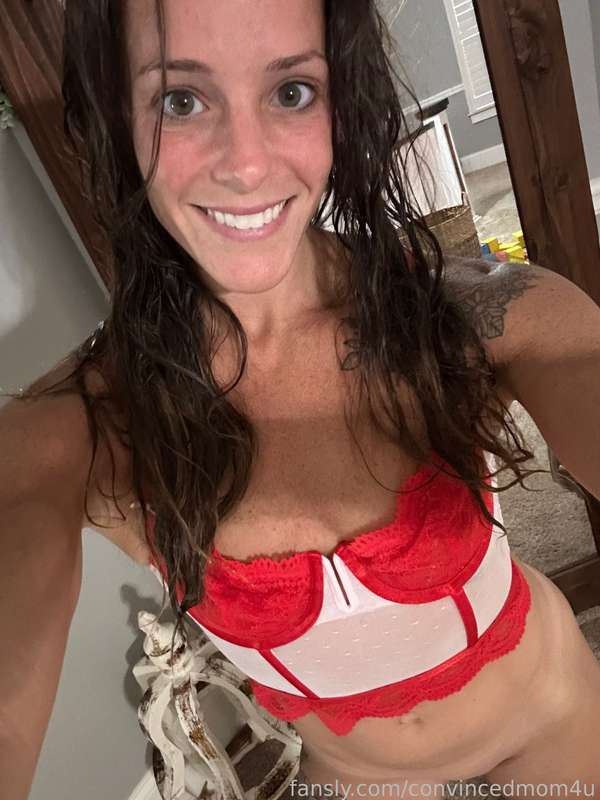 Convincedmom4U - Fansly - 10 Aug, 2023 2