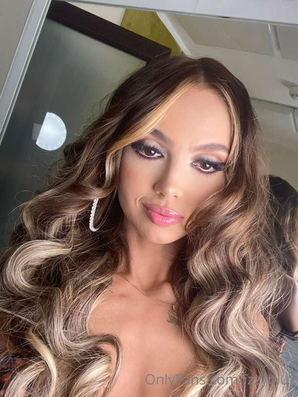 Izzyblu1 - Onlyfans - 09 Aug, 2022