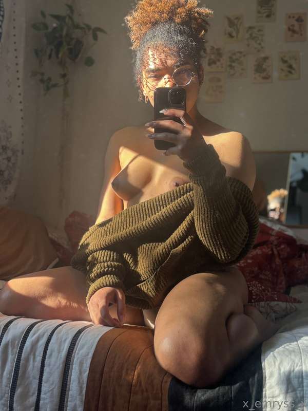 Fuck I’m so horny this morning 6