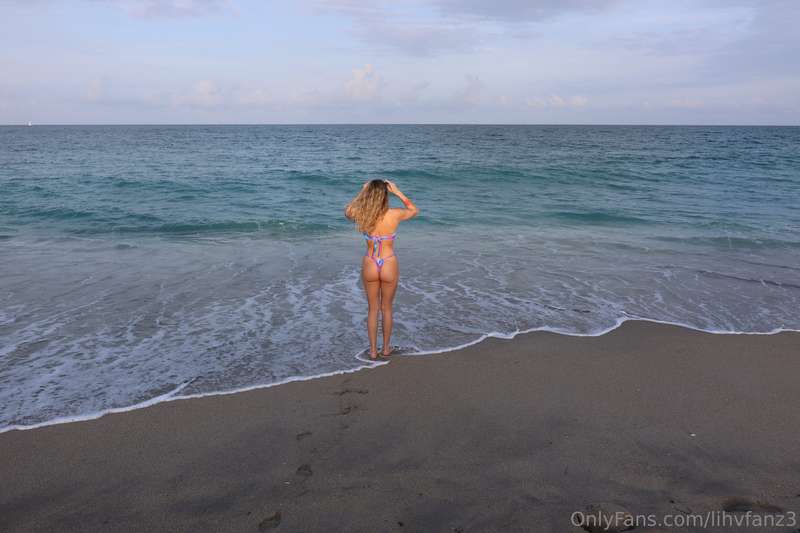 Bend me over the ocean ☺️🙈 1