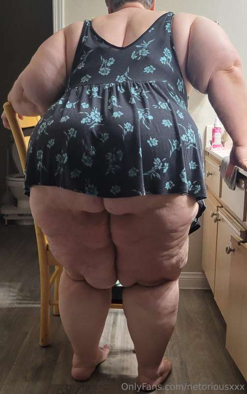 Wouldn't you love to fuck a Huge ASS like this?? 4
