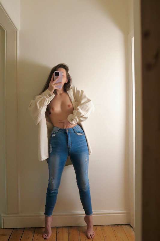 Tip ***$1+*** if you think my ass looked pretty damn good in.. 3