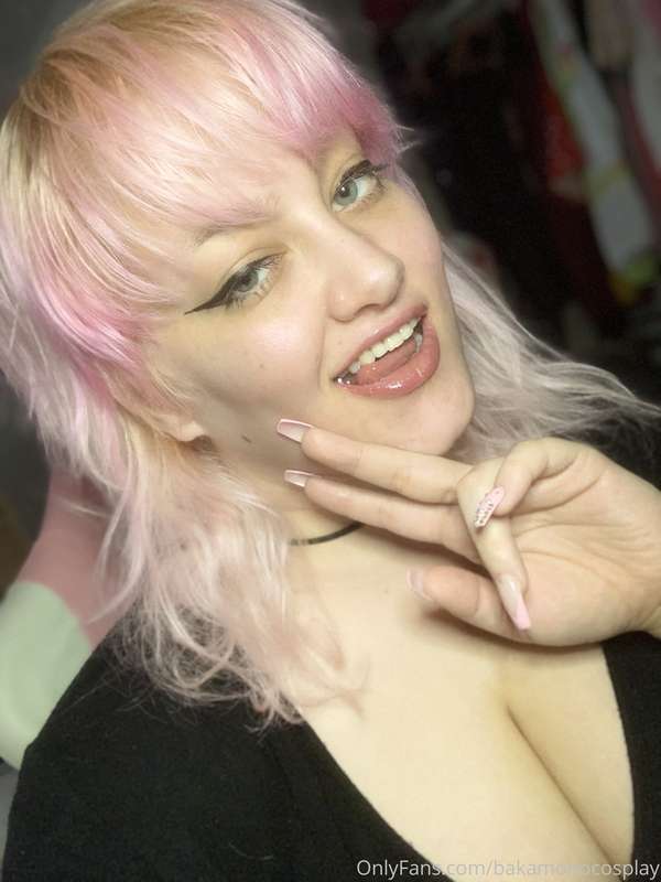 I’m back and I’m better~ 🎵🌸✨ Selfie dump to thank you all fo.. 2