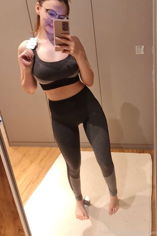 I got new gym clothes for myself. 🤩 any favs? 10