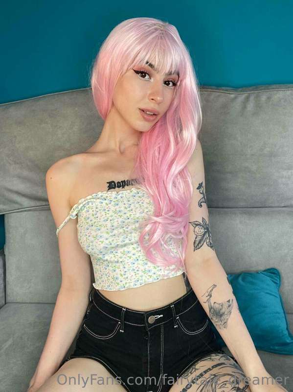 Someone told me that pink is not my colour 😒🙌 but I really l.. 2