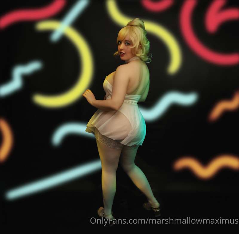 Holli Would from Cool World <3
Part 1 19