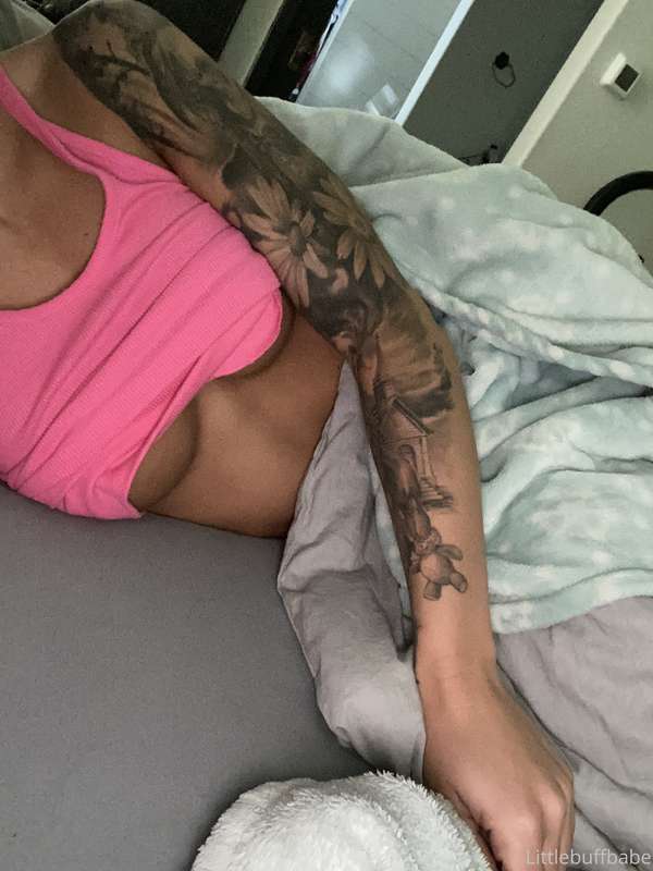 Back in bed cuz I’m pretty sure I have a sinus infection 😫😫 ..
