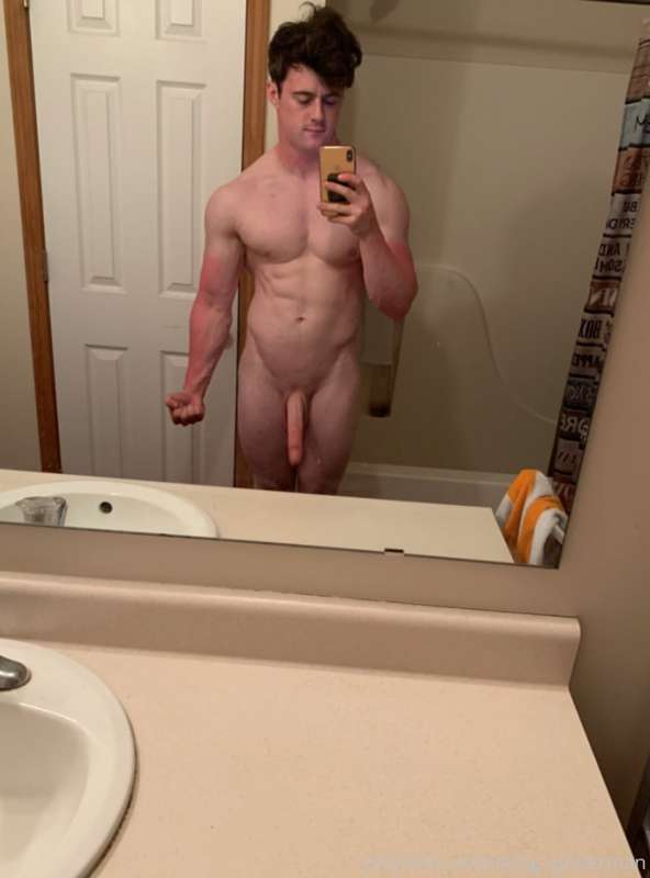 If I have smaller legs, my dick will look bigger haha