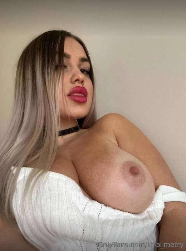 💚She's ready for your dick @sheilaweily💚 Lick me all over & ..