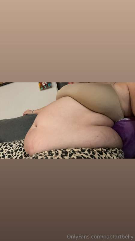 I’ve been eating like a damn piggy😫 is it showing 6