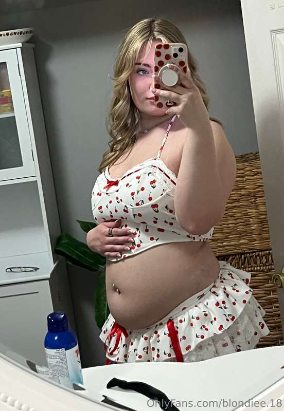 Blondiee.18 - Onlyfans - 16 Apr, 2025 1