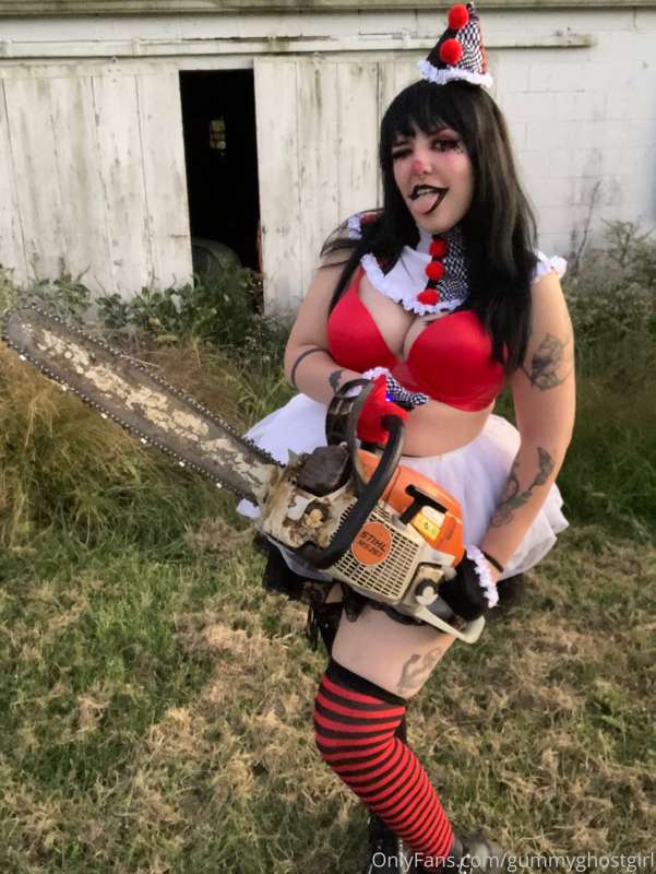 I hope you’re not afraid of clowns 🤡 4