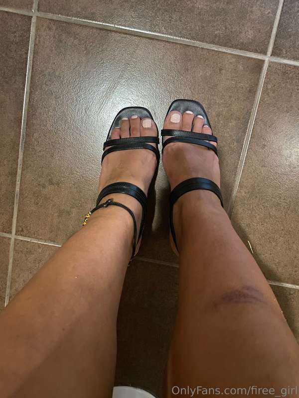D1ckr4t3 my feet please 😮‍💨🦶🏼