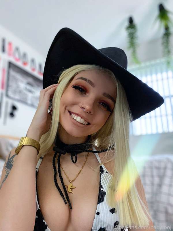 Cowgirl set number two pt. 2 😜🐮 I took so many pics for this.. 18