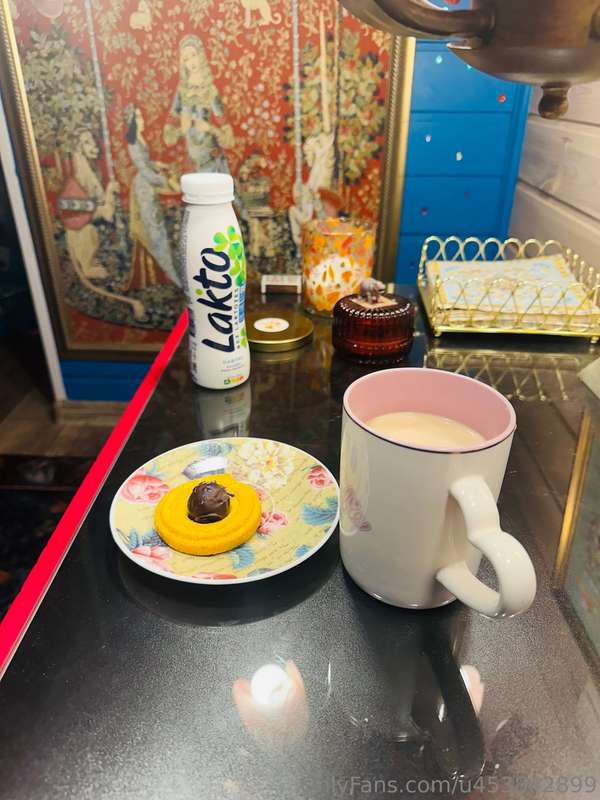 I’m having breakfast, and for some reason, I feel this terri.. 2